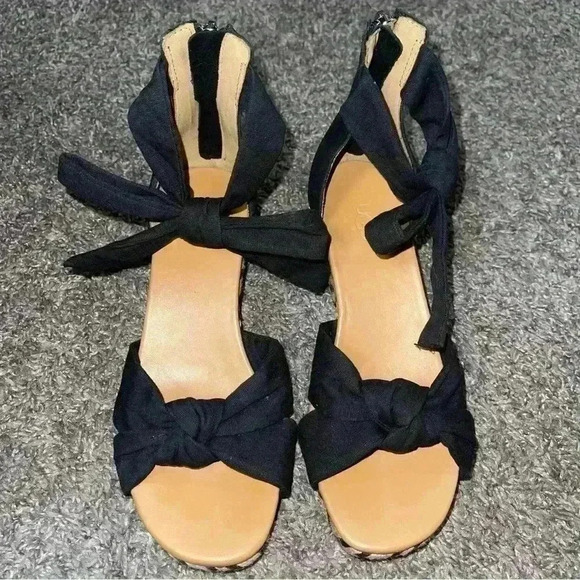 UGG Women's Yarrow Canvas Wedge Sandal Sz 6.5 - Picture 2 of 8